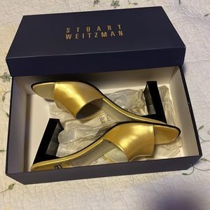 STUART WEITZMAN~ BUTTER YELLOW PATENT SLIDE BLOCK HEEL MULE (Sz.9)